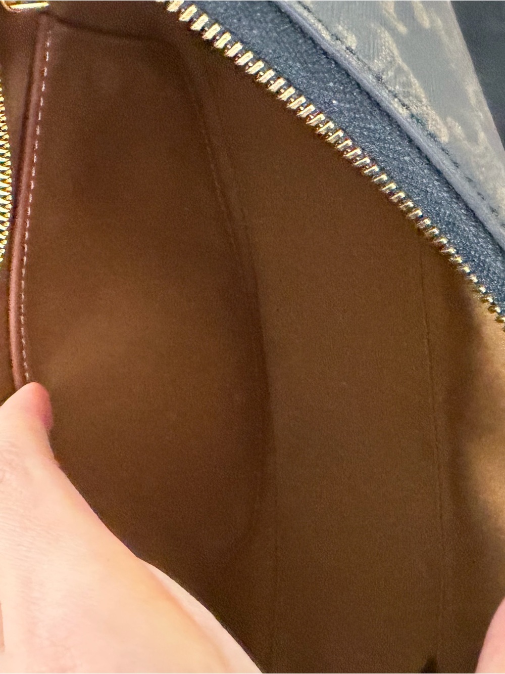 Celine Ava Triomphe canvas shoulder/handbag - Picture 5 of 8